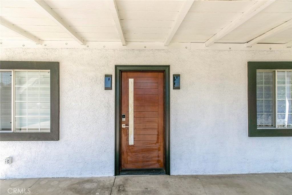 10955 Burnet Ave - Photo 5 of 27