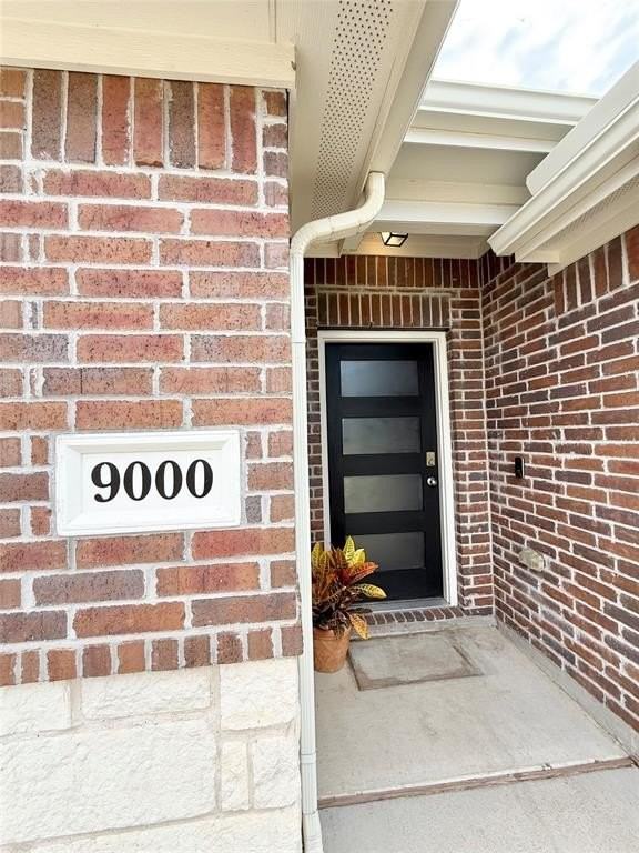 9000 Dameron Lane - Photo 2 of 32