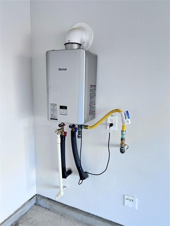 10313 Rambling Brooks Ln - Photo 3 of 17