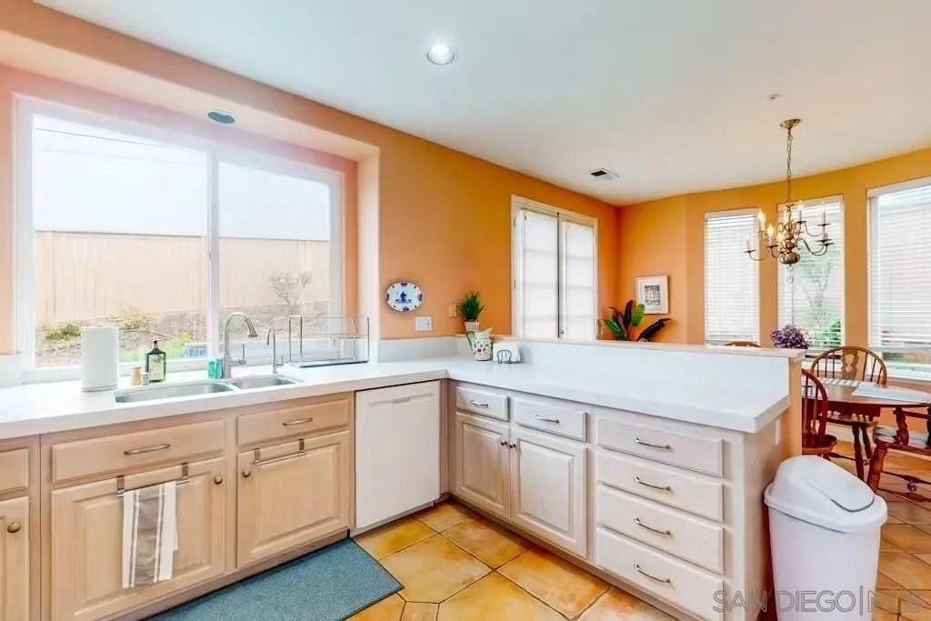 863 Starflower Rd - Photo 7 of 23