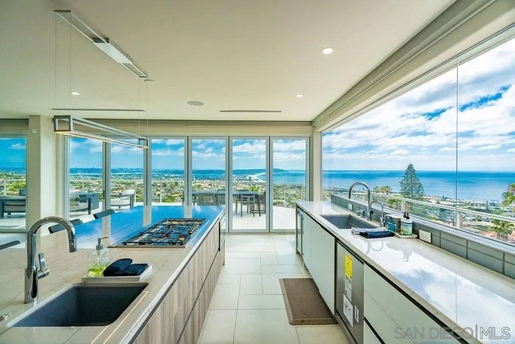 1001 La Jolla Rancho Rd - Photo 3 of 47