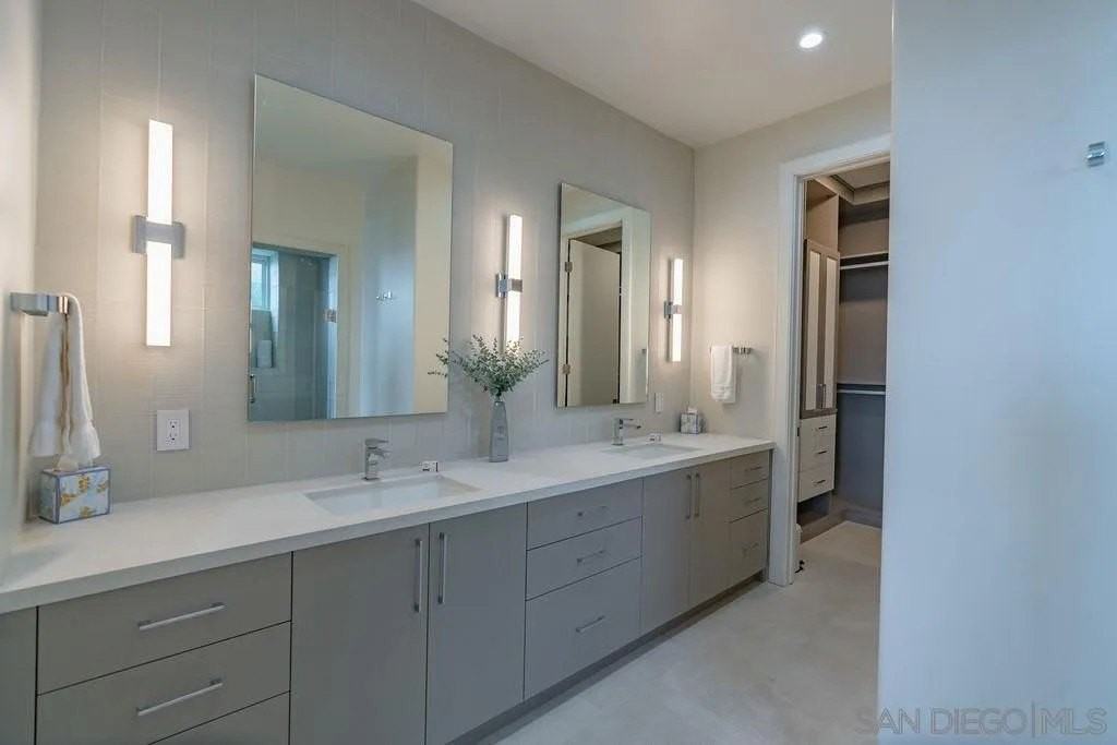 1001 La Jolla Rancho Rd - Photo 4 of 47