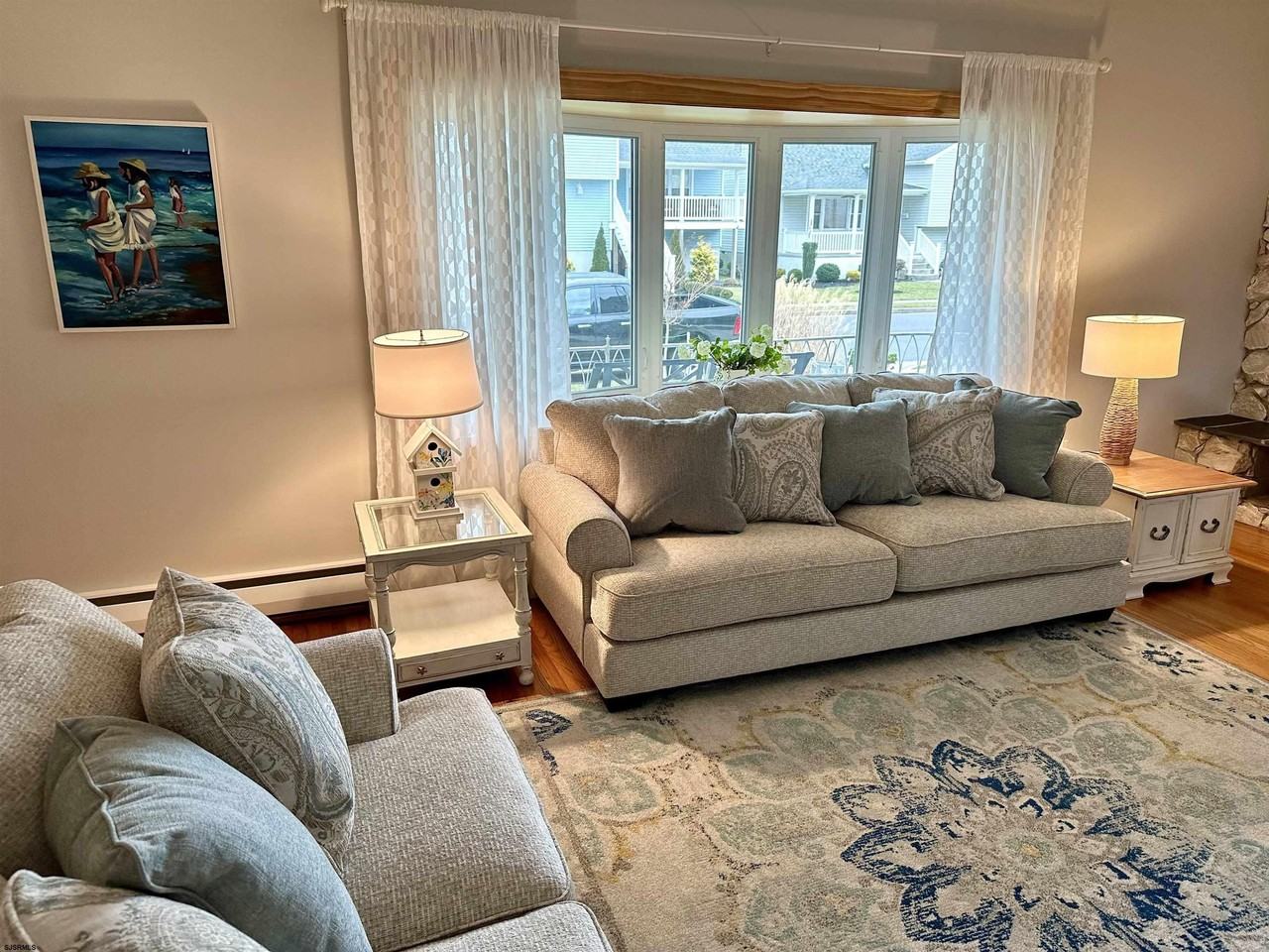 310 N Clermont Ave - Photo 6 of 23