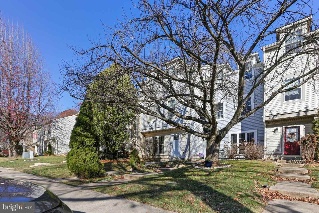 9658 Stirling Bridge Dr - Photo 2 of 27