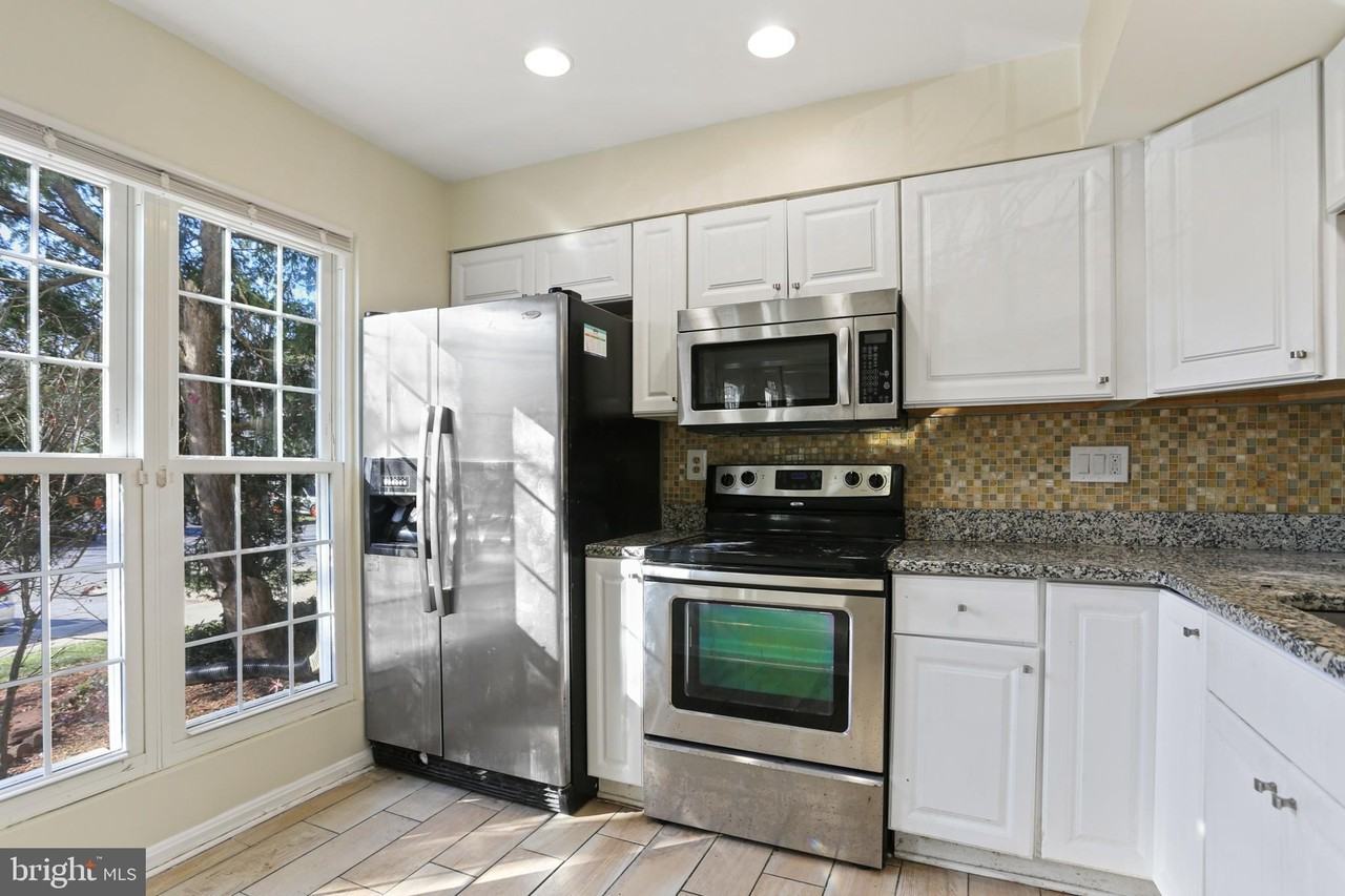 9658 Stirling Bridge Dr - Photo 3 of 27