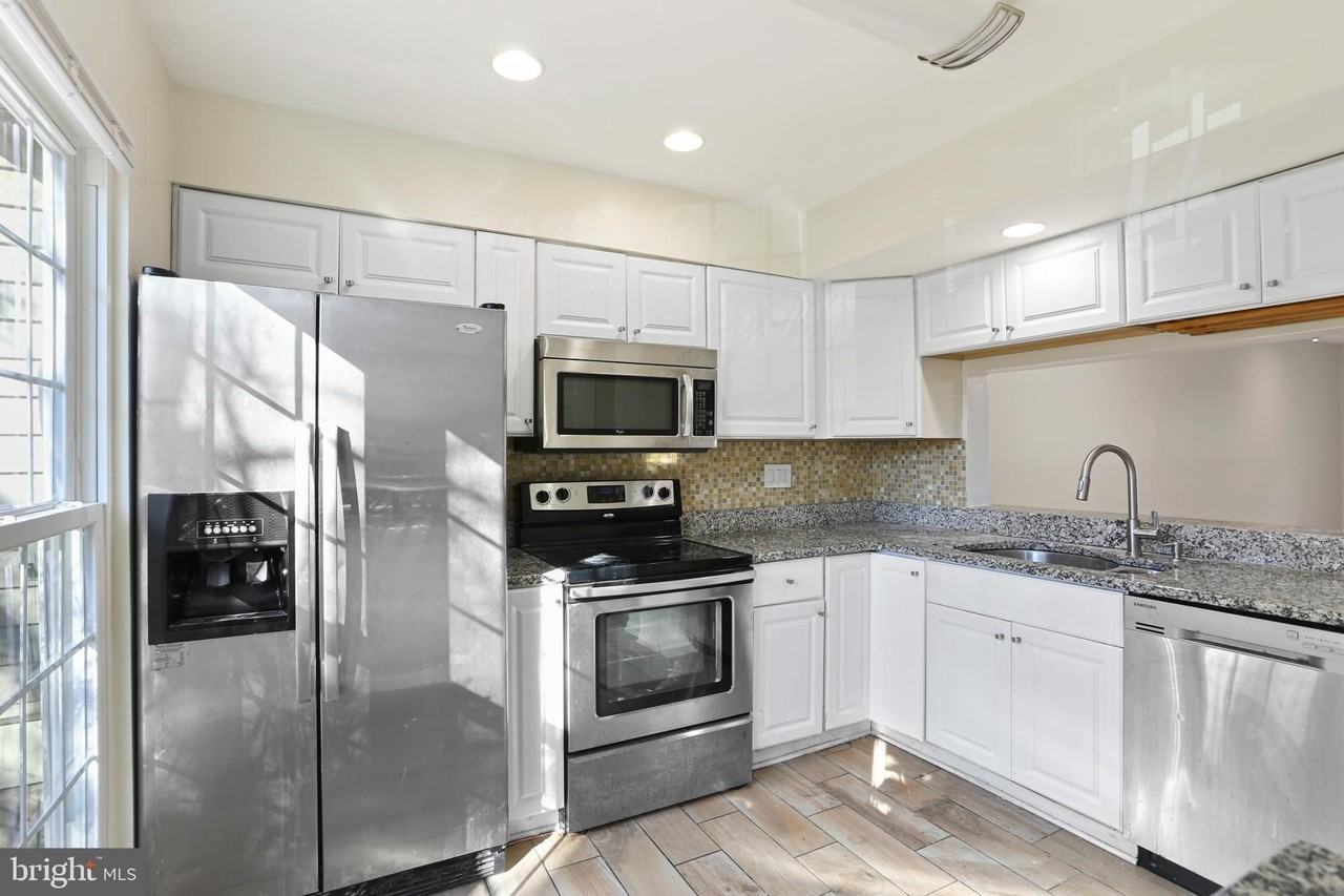 9658 Stirling Bridge Dr - Photo 5 of 27