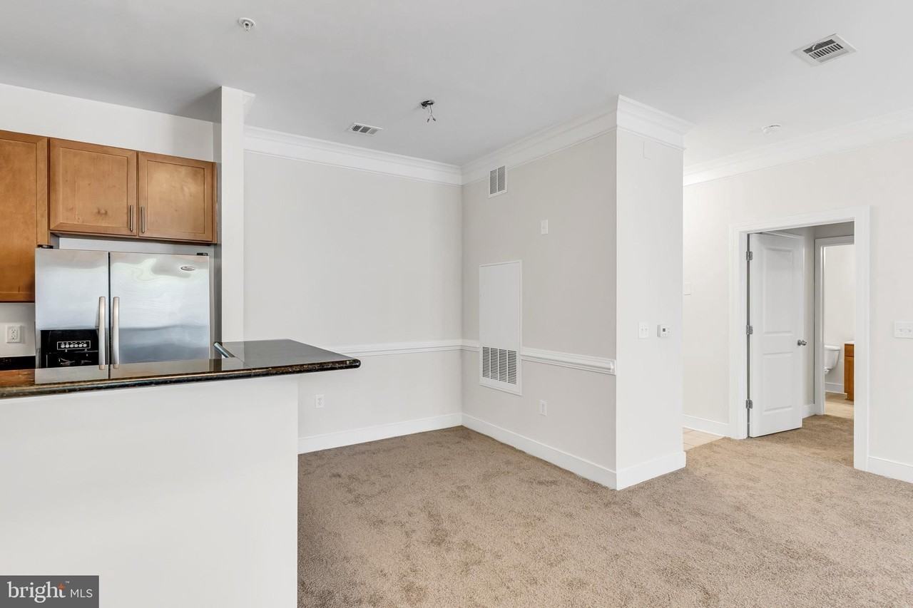 5400 Auth Rd Apt 337 #337 - Photo 7 of 37