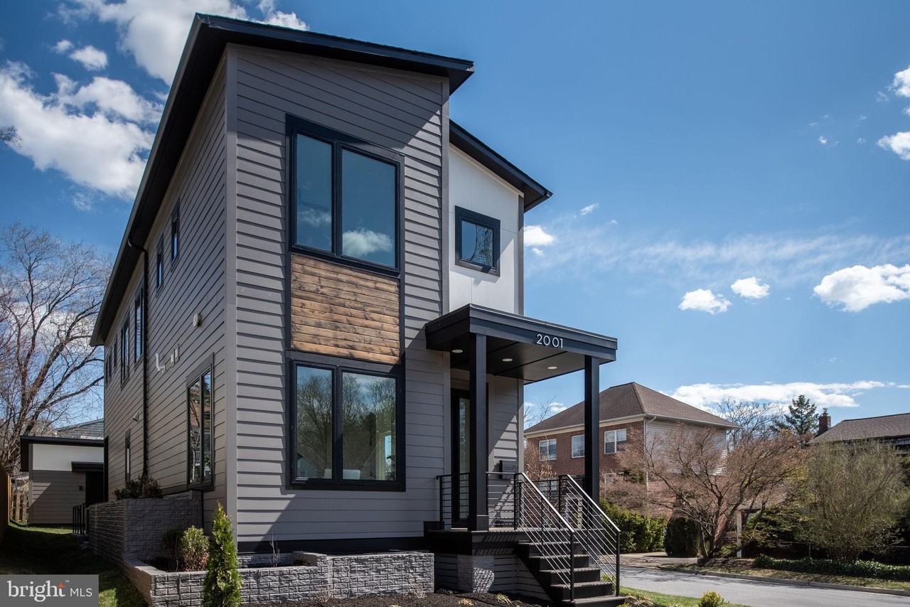 2001 N George Mason Dr - Photo 3 of 50