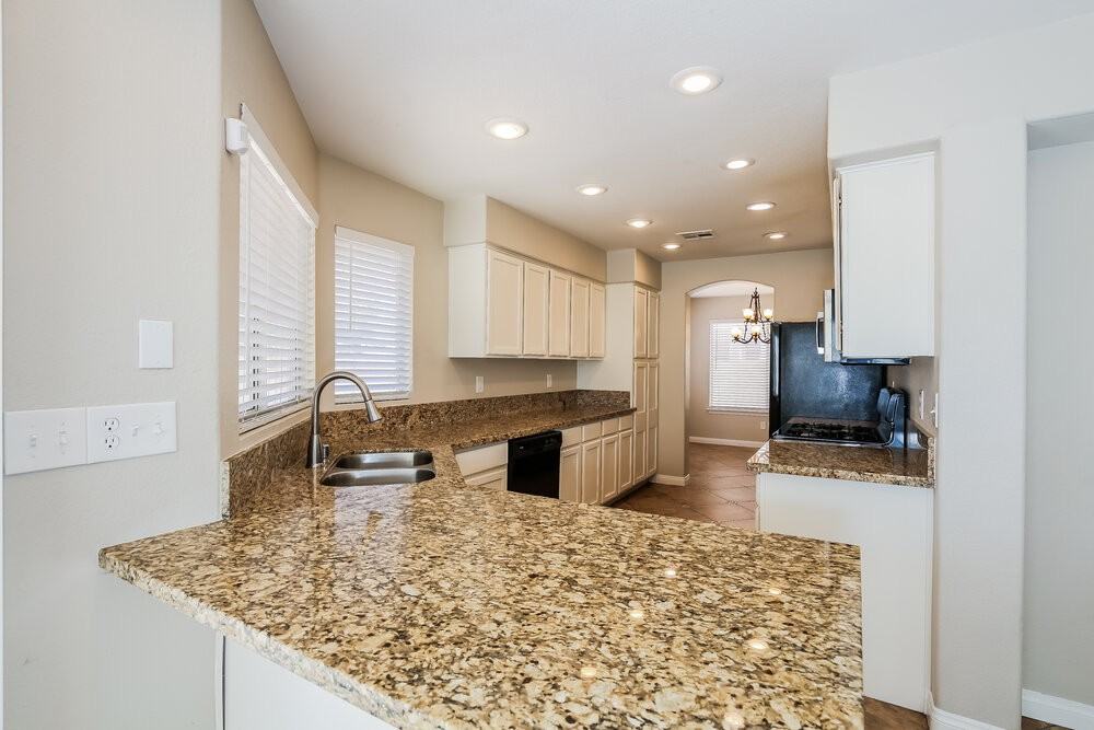4943 Monte Del Sol Ln - Photo 7 of 17
