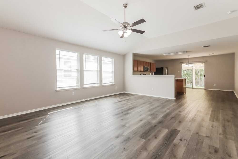 1410 Post Oak Trl - Photo 4 of 17