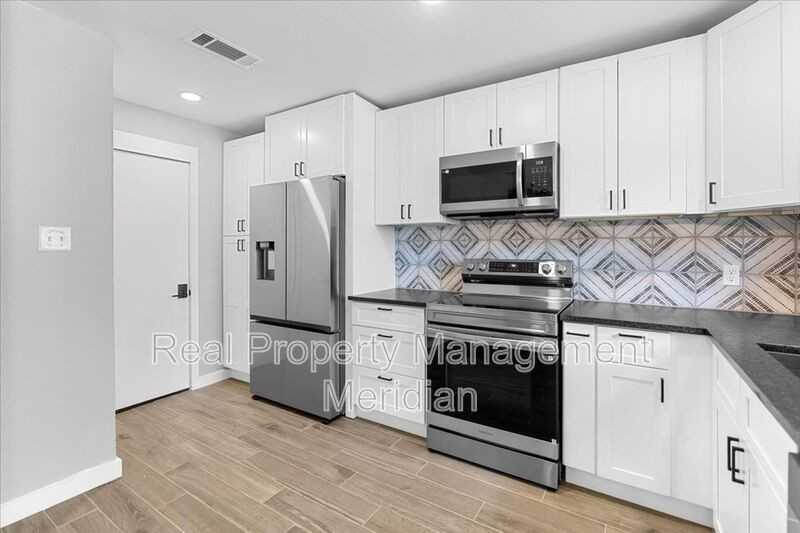 8725 Irongate Dr - Photo 6 of 20