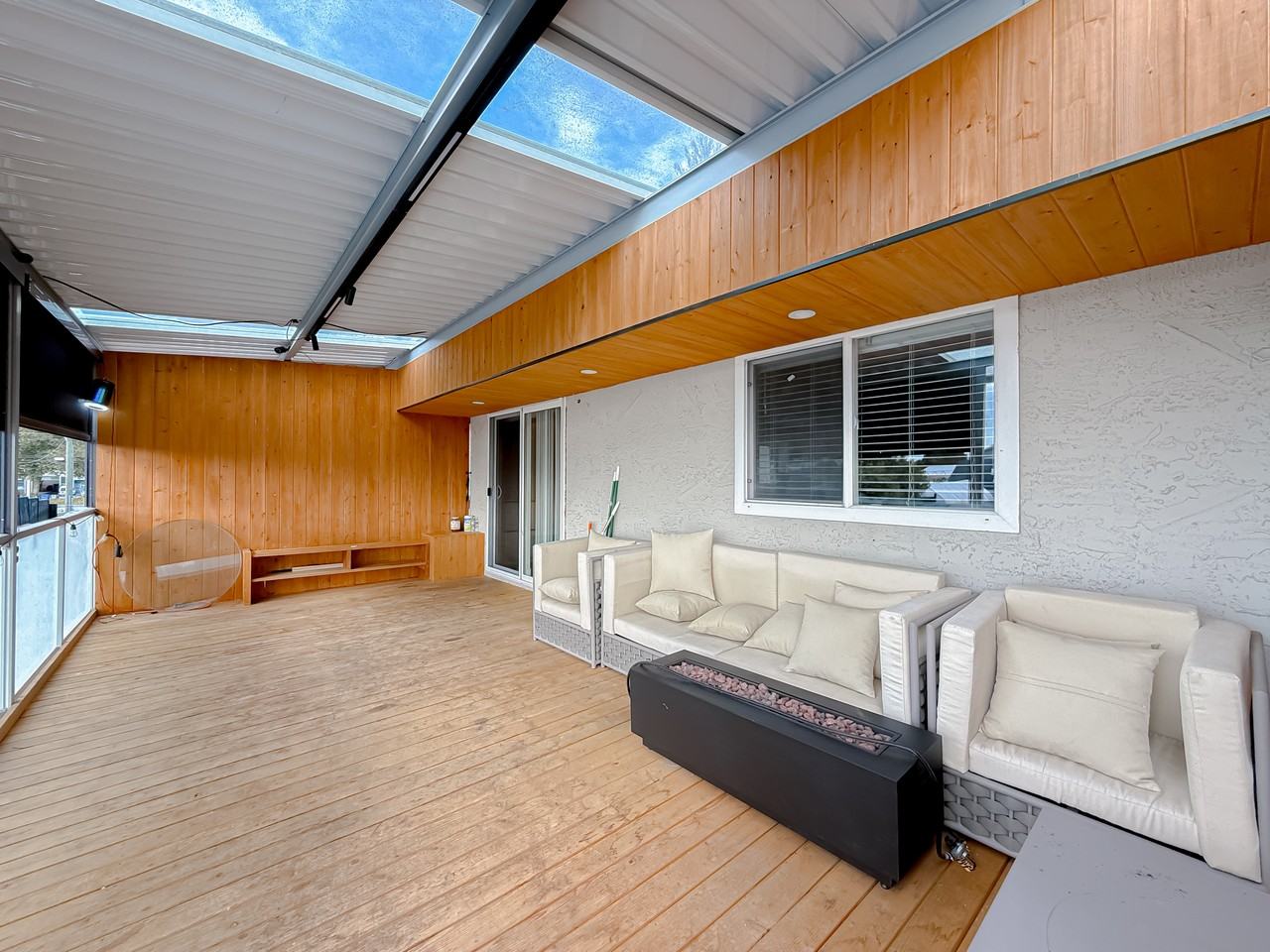 6071 Number 6 Road - Photo 5 of 13