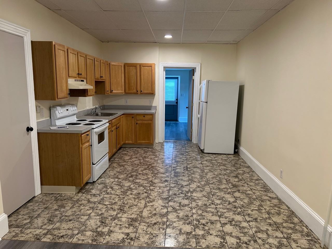 942 Delaware Avenue - Photo 4 of 9