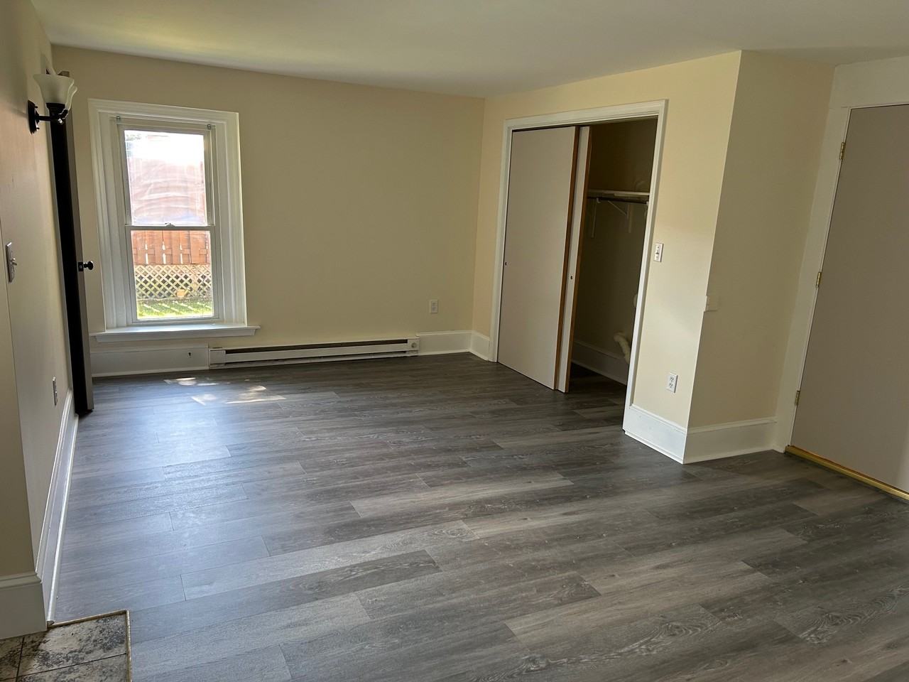 942 Delaware Avenue - Photo 5 of 9