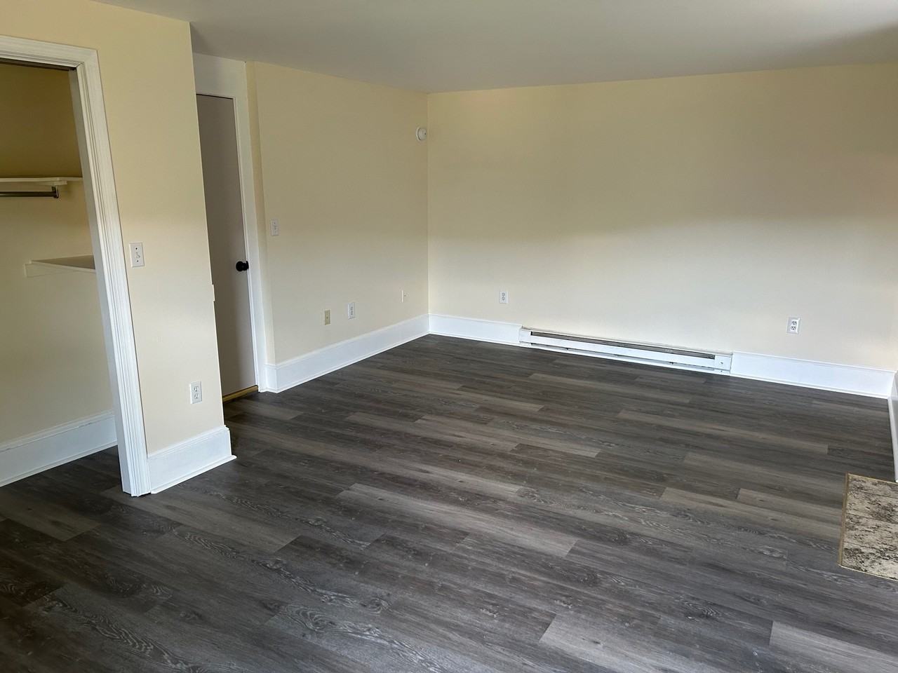 942 Delaware Avenue - Photo 6 of 9