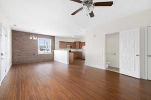 featured image of 407 S Roan St