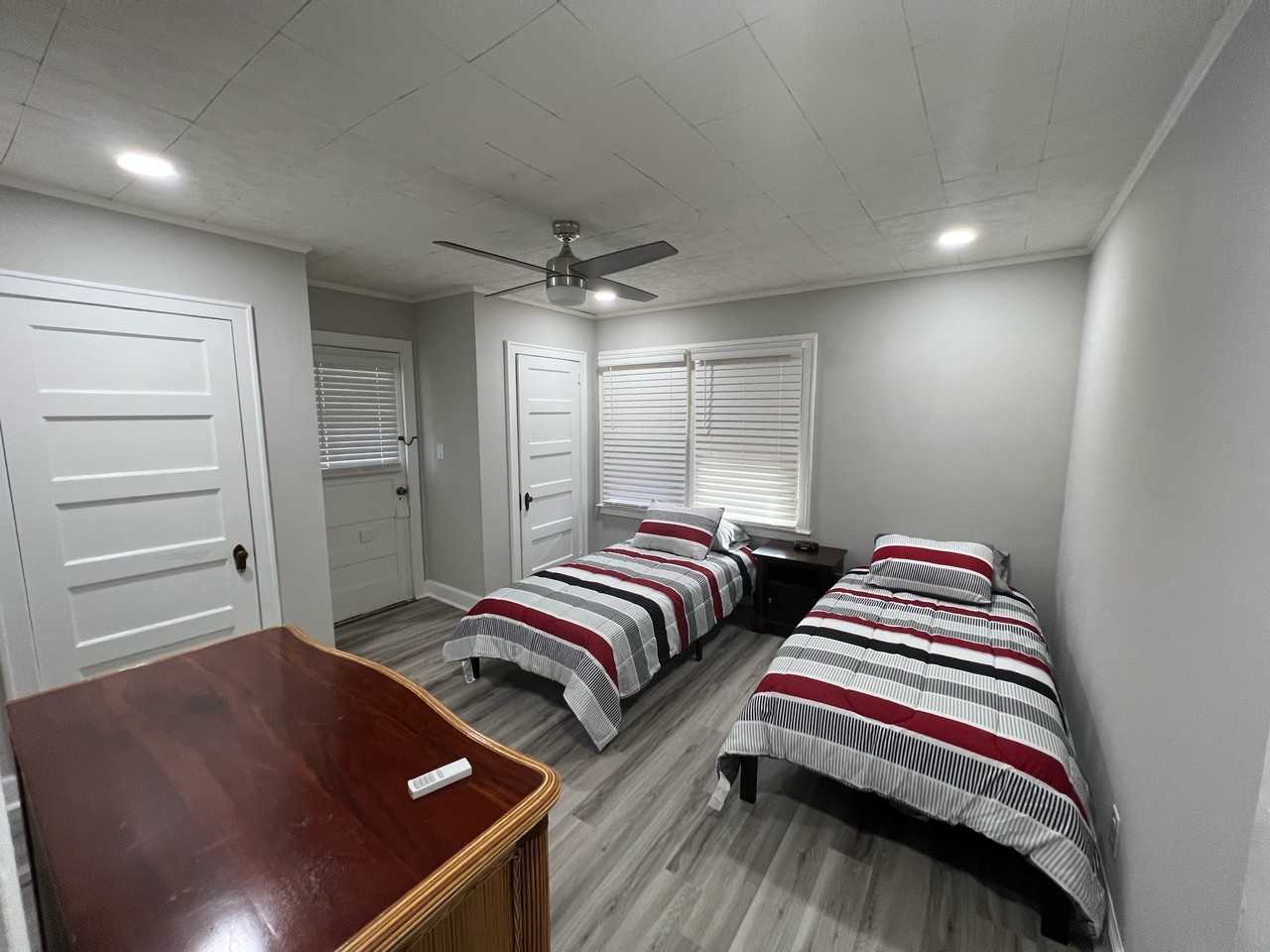 406 12th Avenue South - Photo 2 of 13