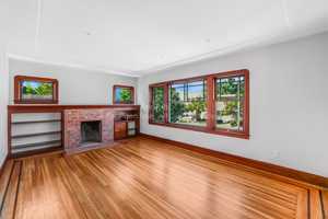 featured image of 2408 Bartlett Street