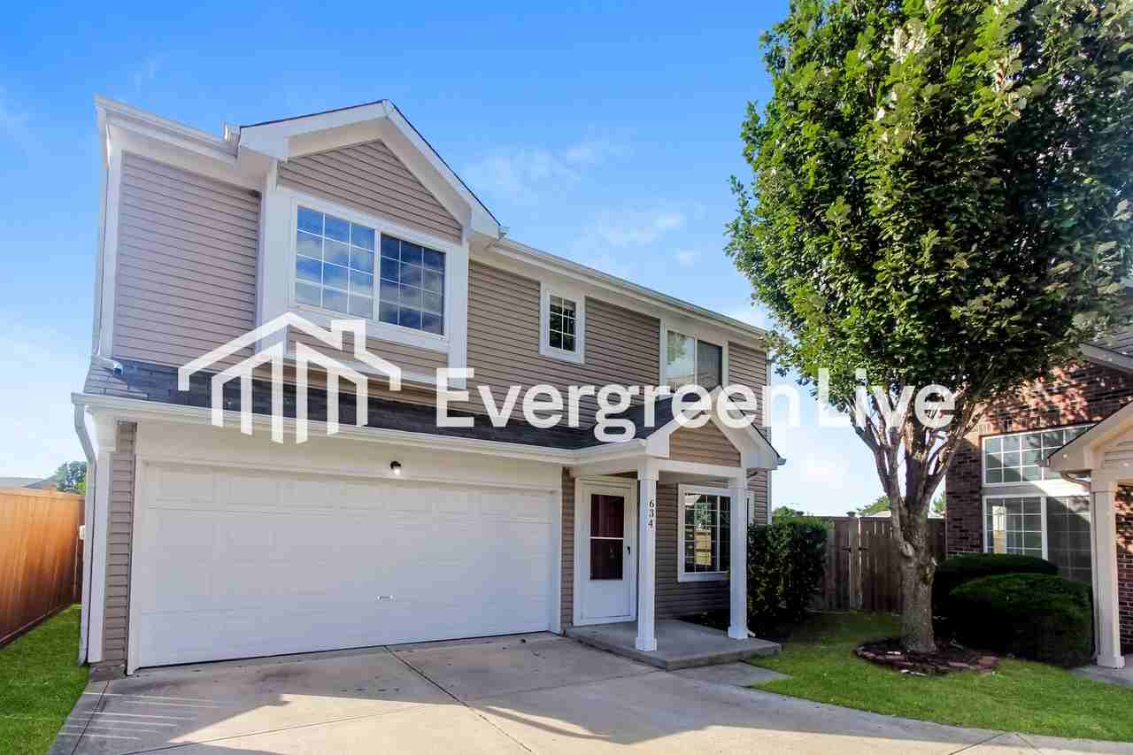 634 Stobus Dr - Photo 2 of 15