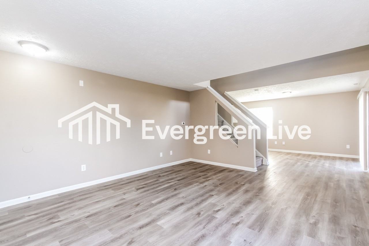 634 Stobus Dr - Photo 4 of 15