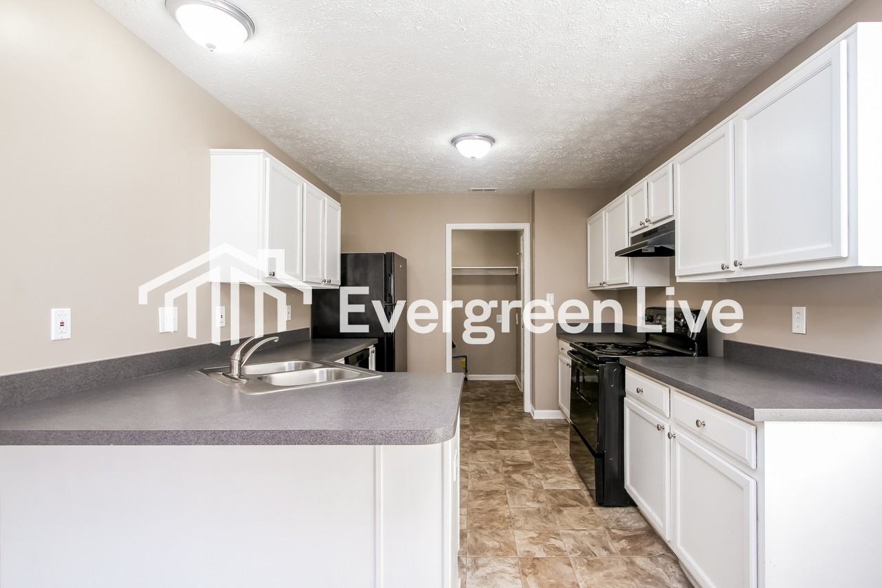 634 Stobus Dr - Photo 5 of 15