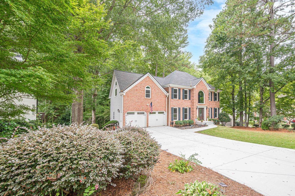461 Braidwood Walk Nw - Photo 2 of 47