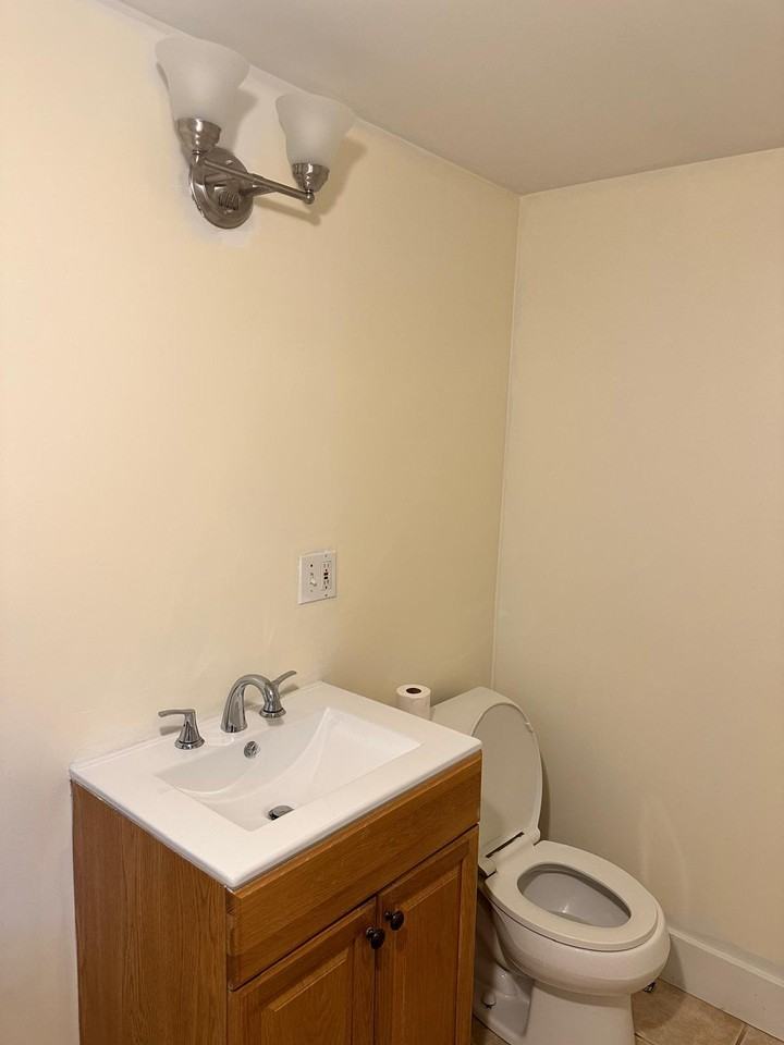 22 Marshall St #B - Photo 2 of 15