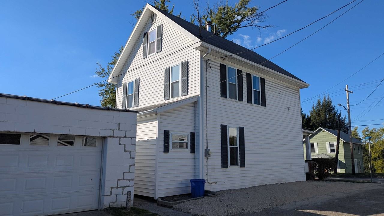305 Plummer Street #NA - Photo 3 of 37