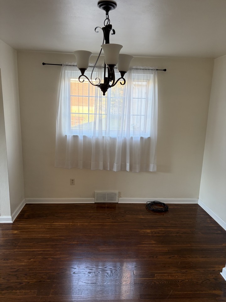 526 Foster St #1 - Photo 2 of 10
