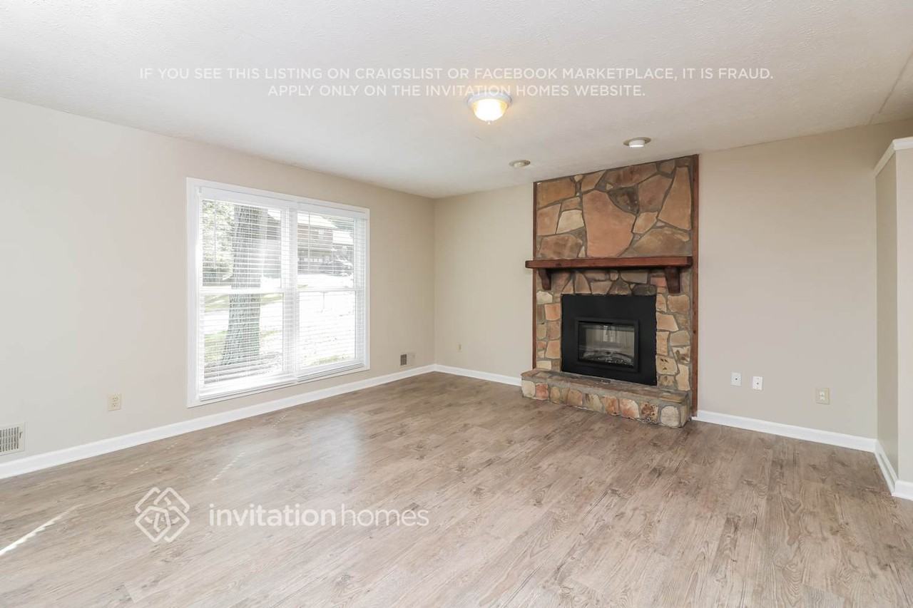 9015 Sumit Wood Dr Nw - Photo 5 of 18