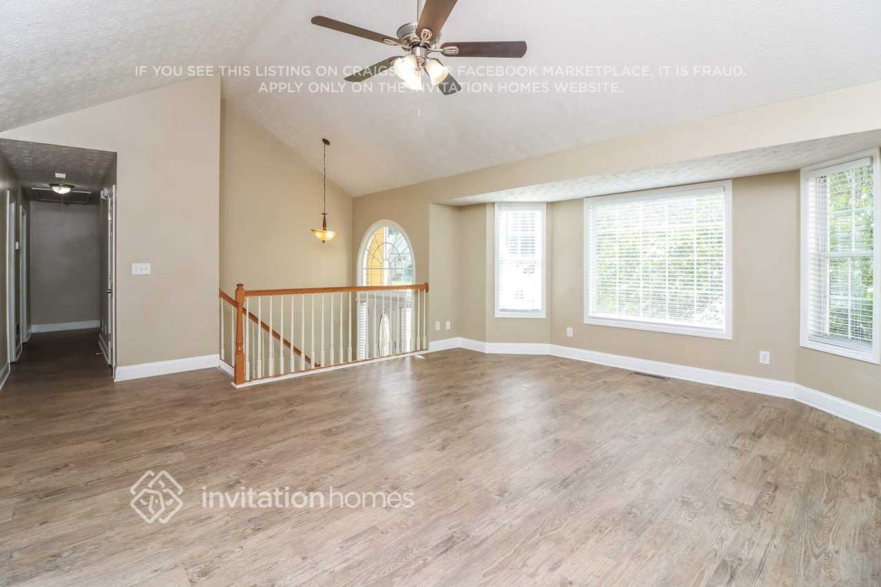 4926 Baker Plantation Way - Photo 5 of 17