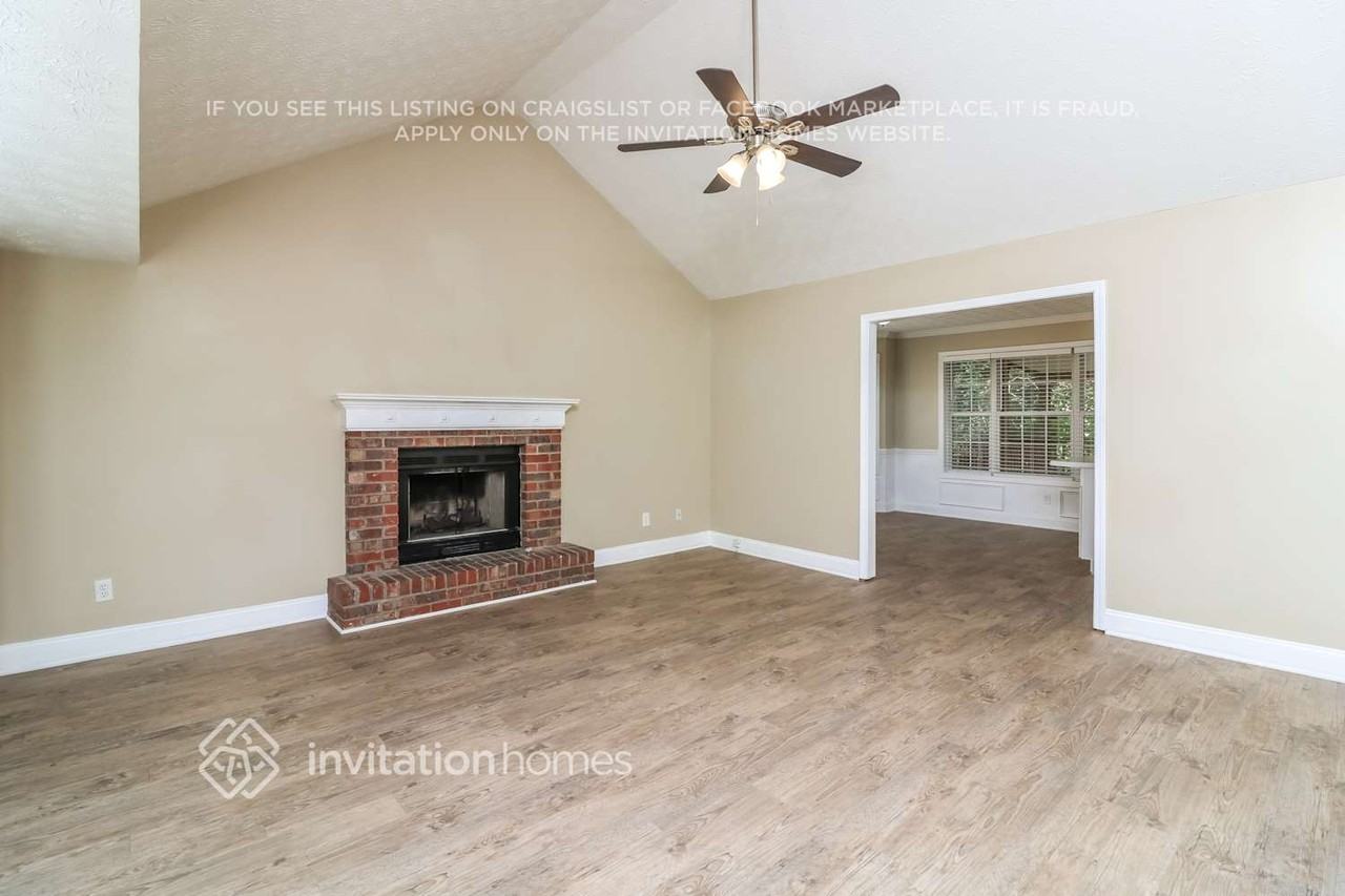 4926 Baker Plantation Way - Photo 7 of 17