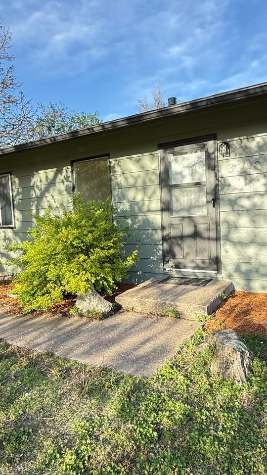 3542 S Hiram Ave - Photo 3 of 20