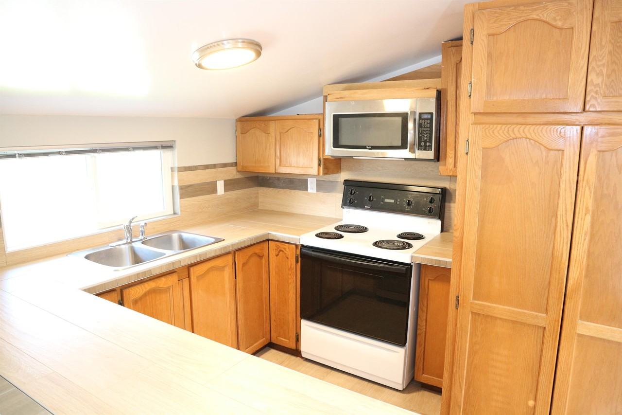 796 12th Ave E #1 - Photo 3 of 9