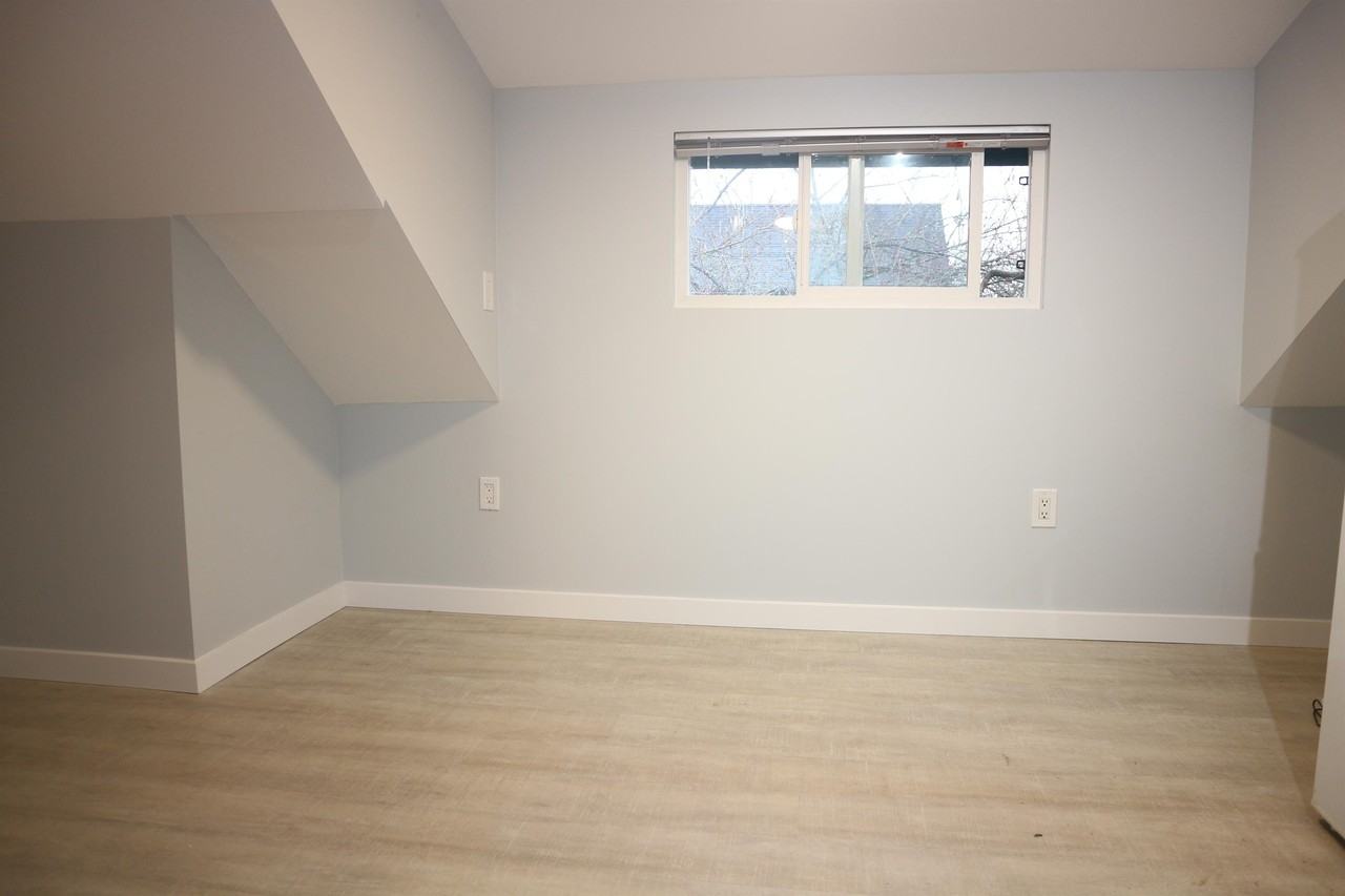 796 12th Ave E #1 - Photo 6 of 9