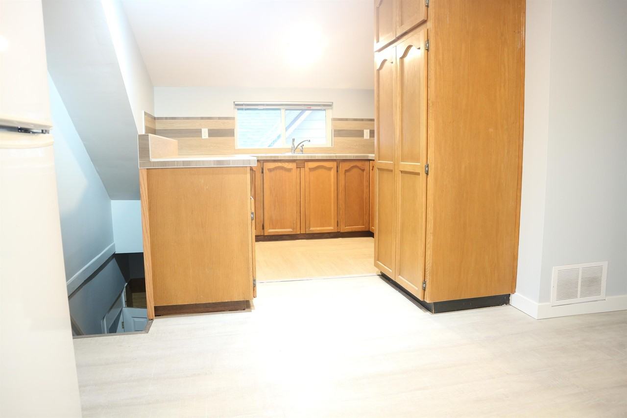 796 12th Ave E #1 - Photo 7 of 9