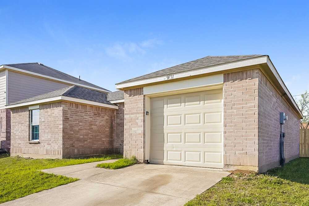 9731 Checota Dr - Photo 3 of 16