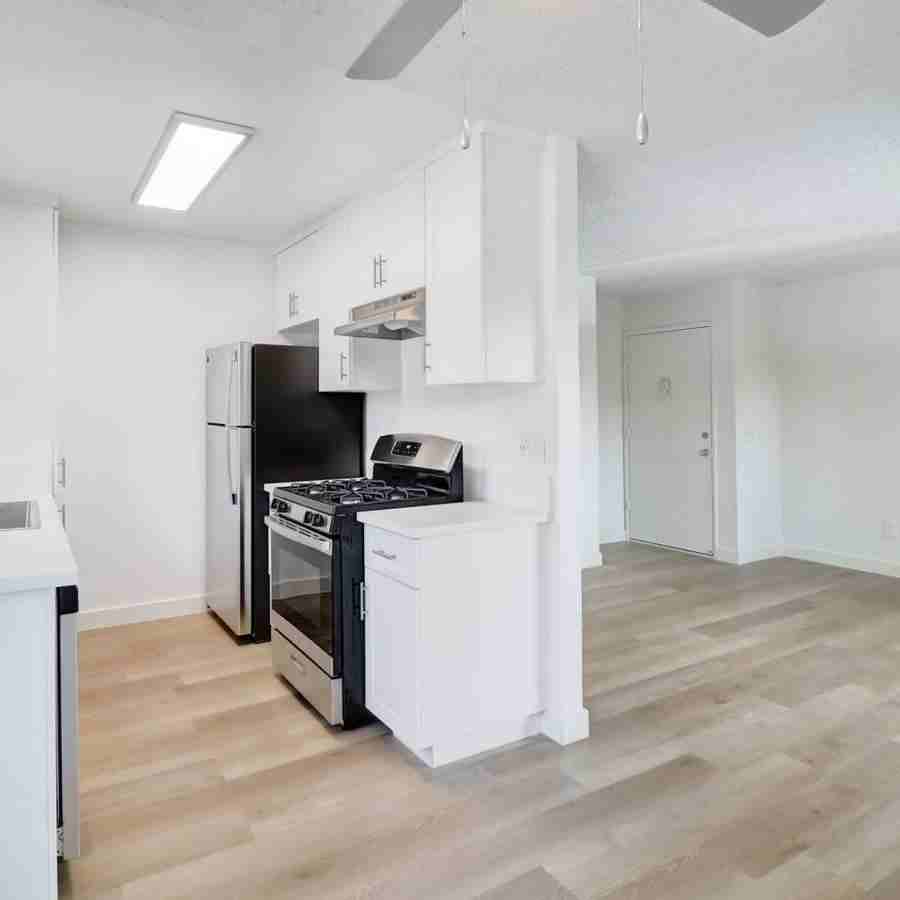 12905 Mapleview St - Photo 4 of 10