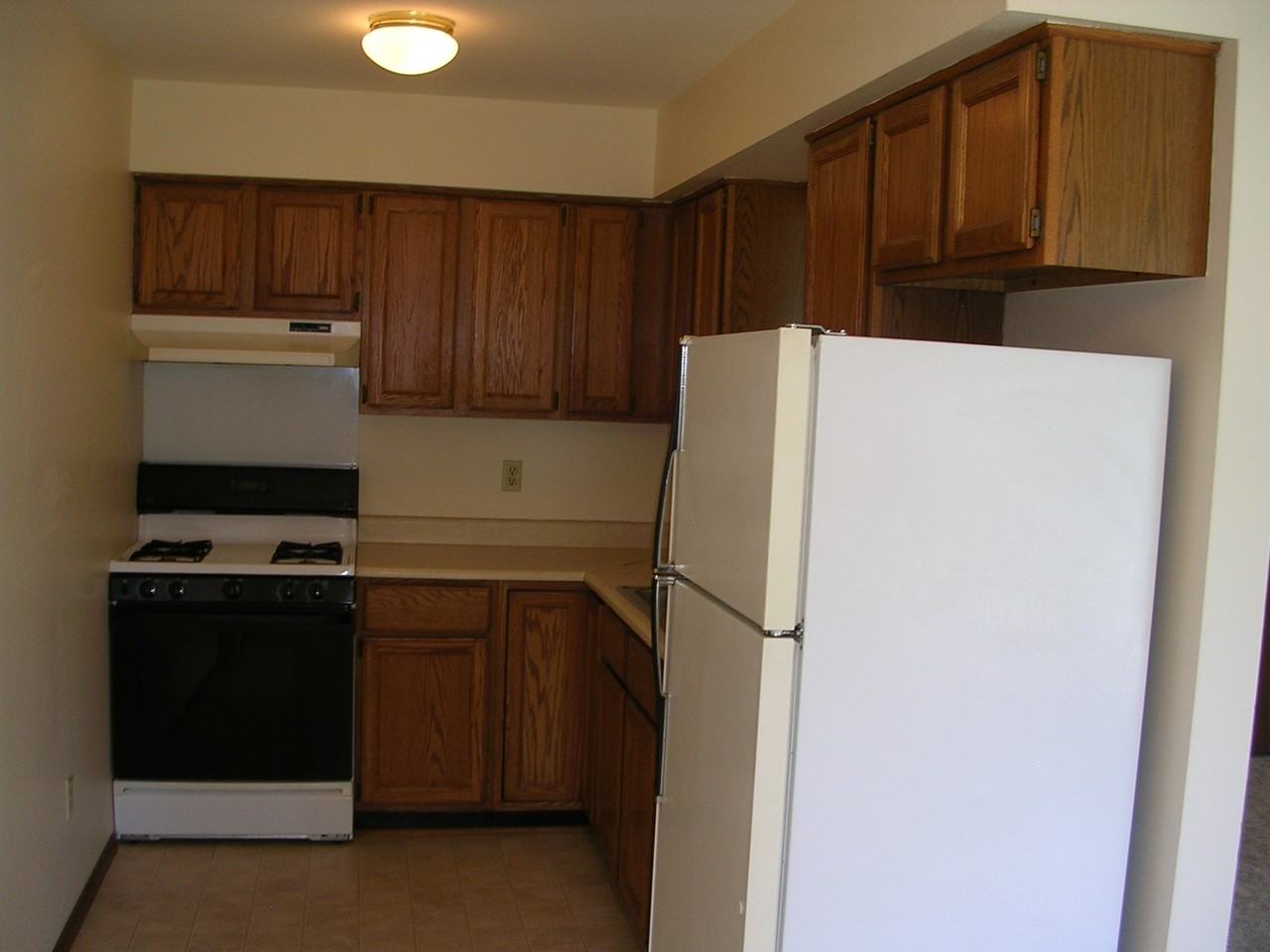 2549 South Kinnickinnic Avenue - Photo 2 of 5