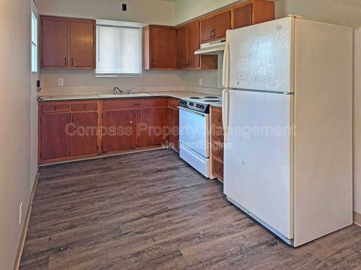 29 Ridgewood St - Photo 3 of 7