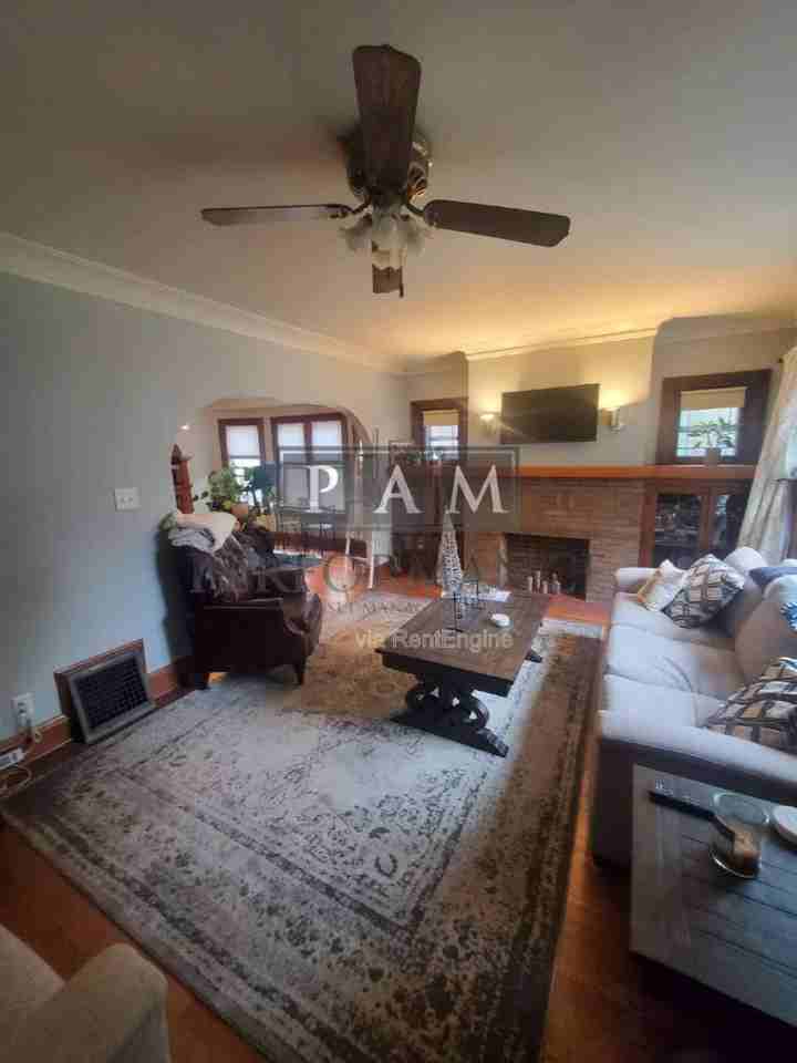 540 N 65th St - Photo 3 of 10