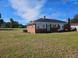 featured image of 3500 Marathon Ave