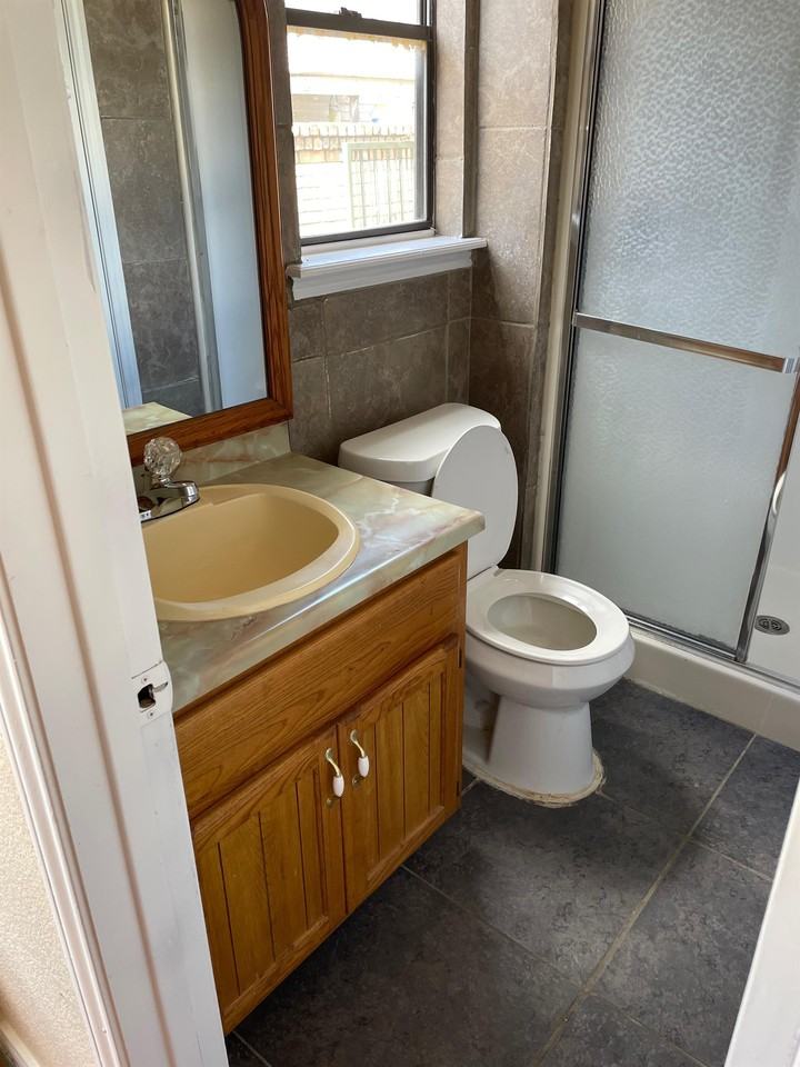 488 Stonewall St #1 - Photo 2 of 12