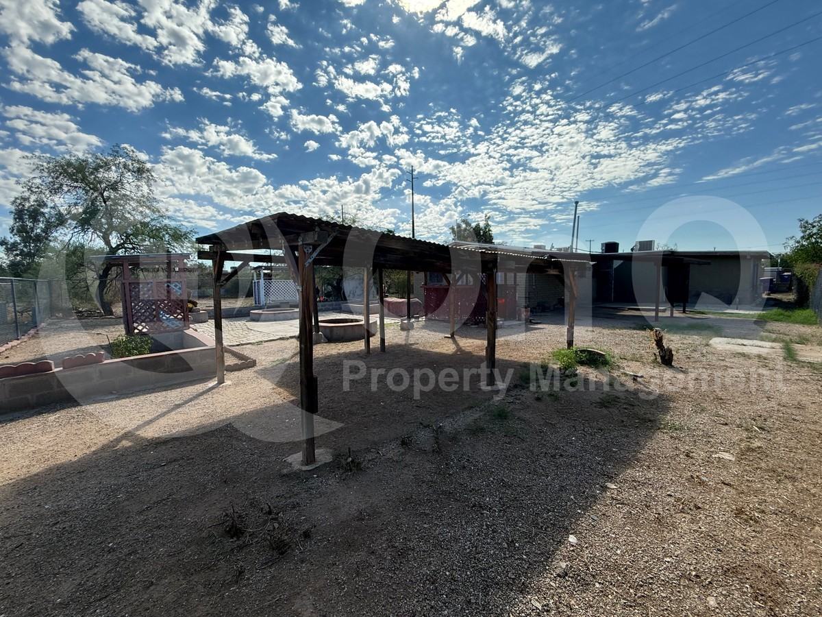 872 W Glenn St - Photo 4 of 38