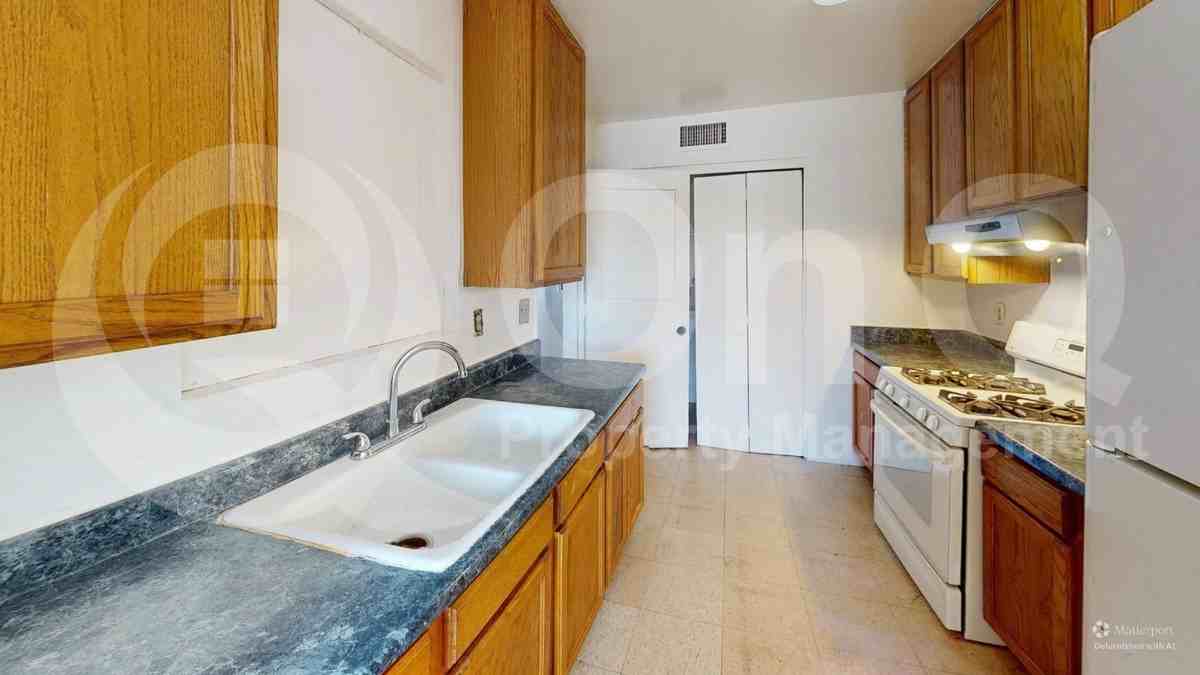 872 W Glenn St - Photo 6 of 38