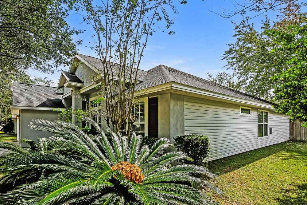 301 Lake Cunningham Avenue - Photo 3 of 16