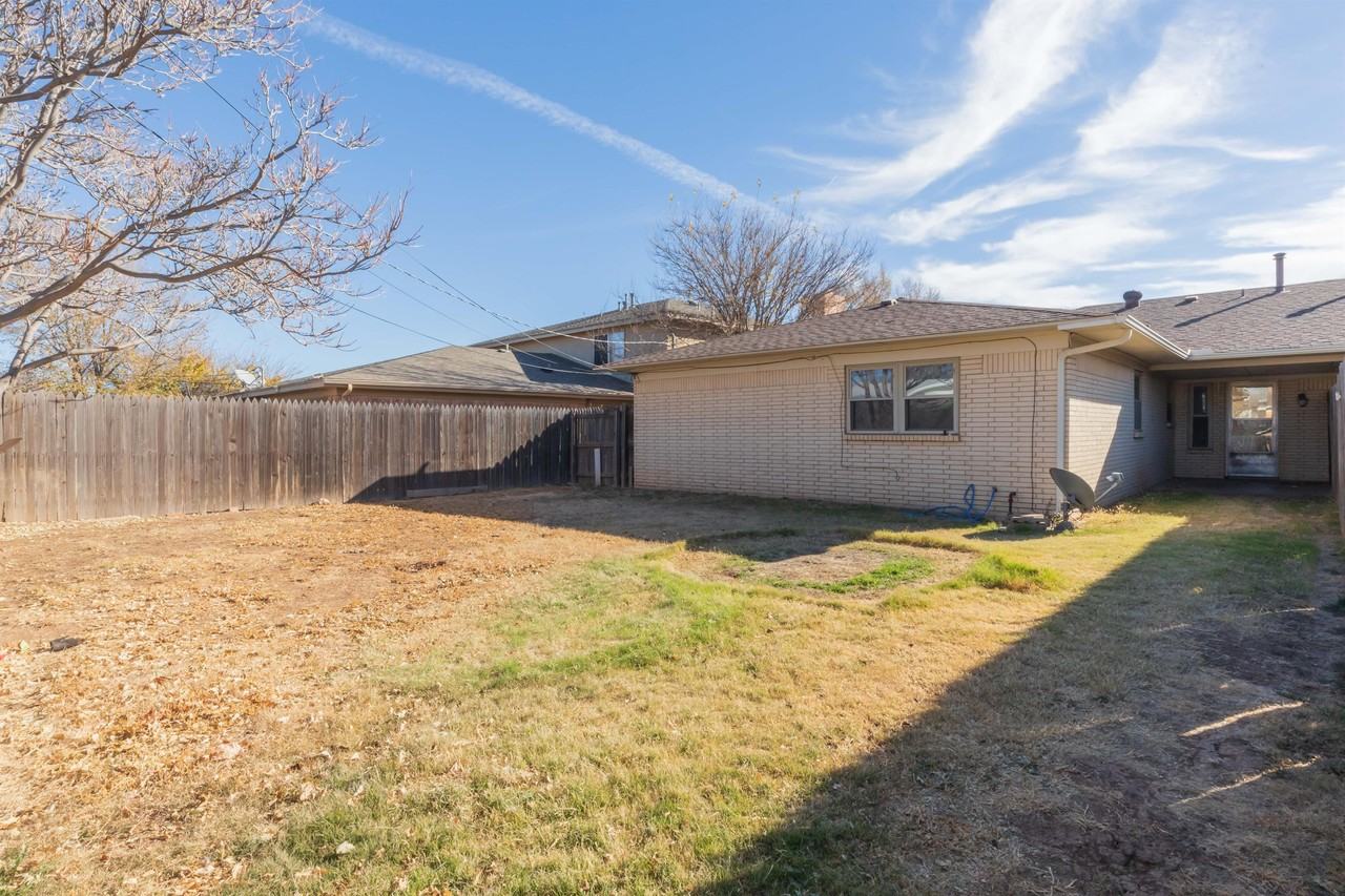 4352 Ridgecrest Cir #B - Photo 6 of 15