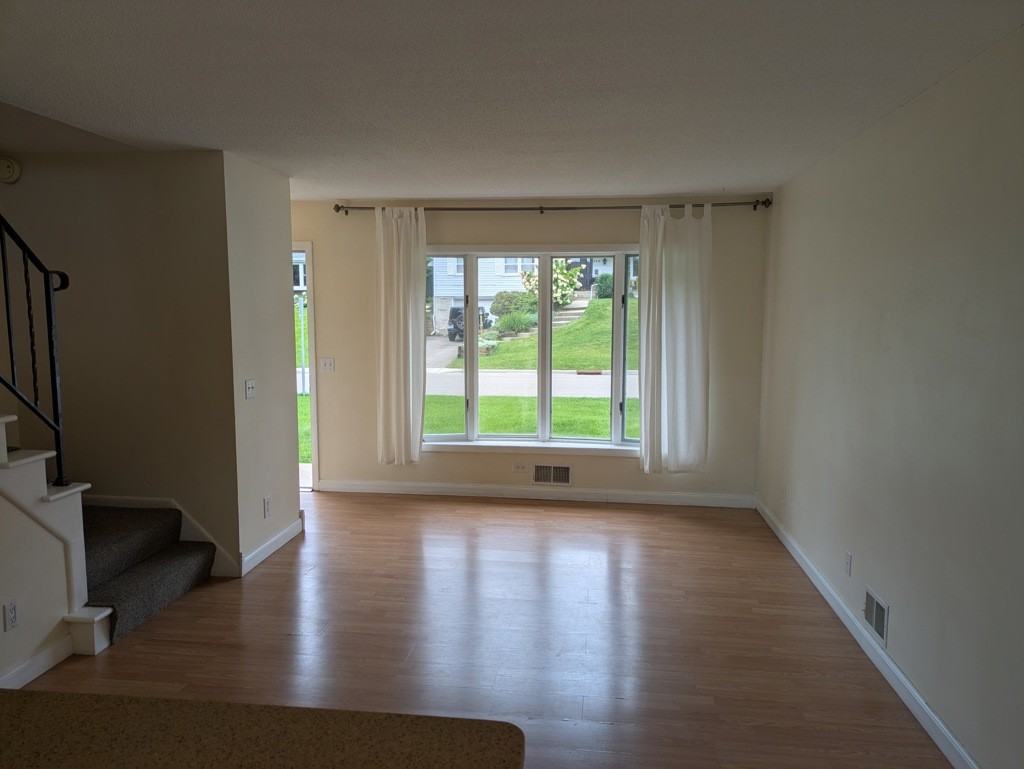 529 Wheeler Dr - Photo 2 of 8