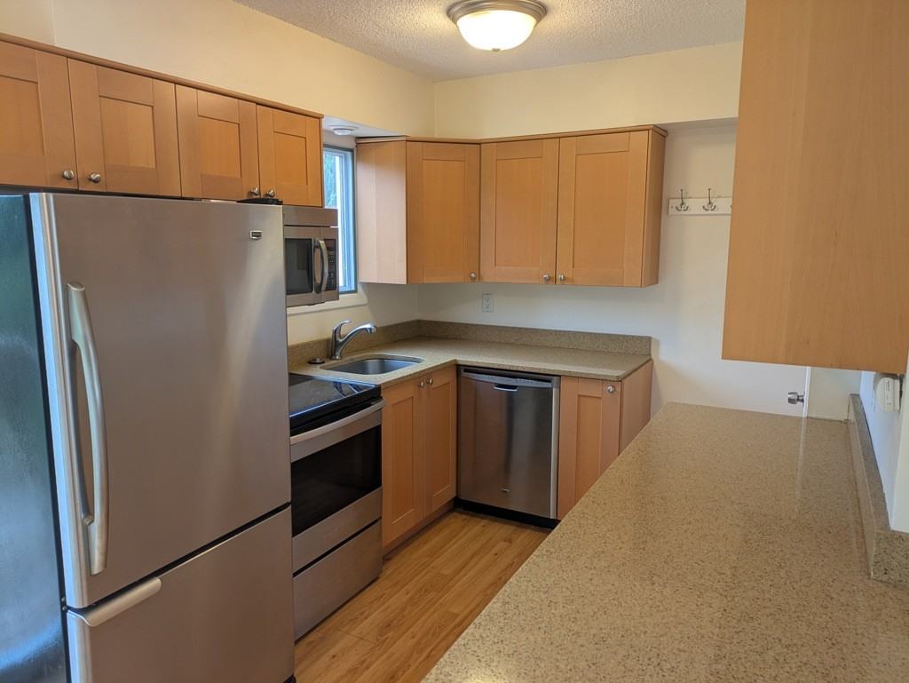 529 Wheeler Dr - Photo 3 of 8