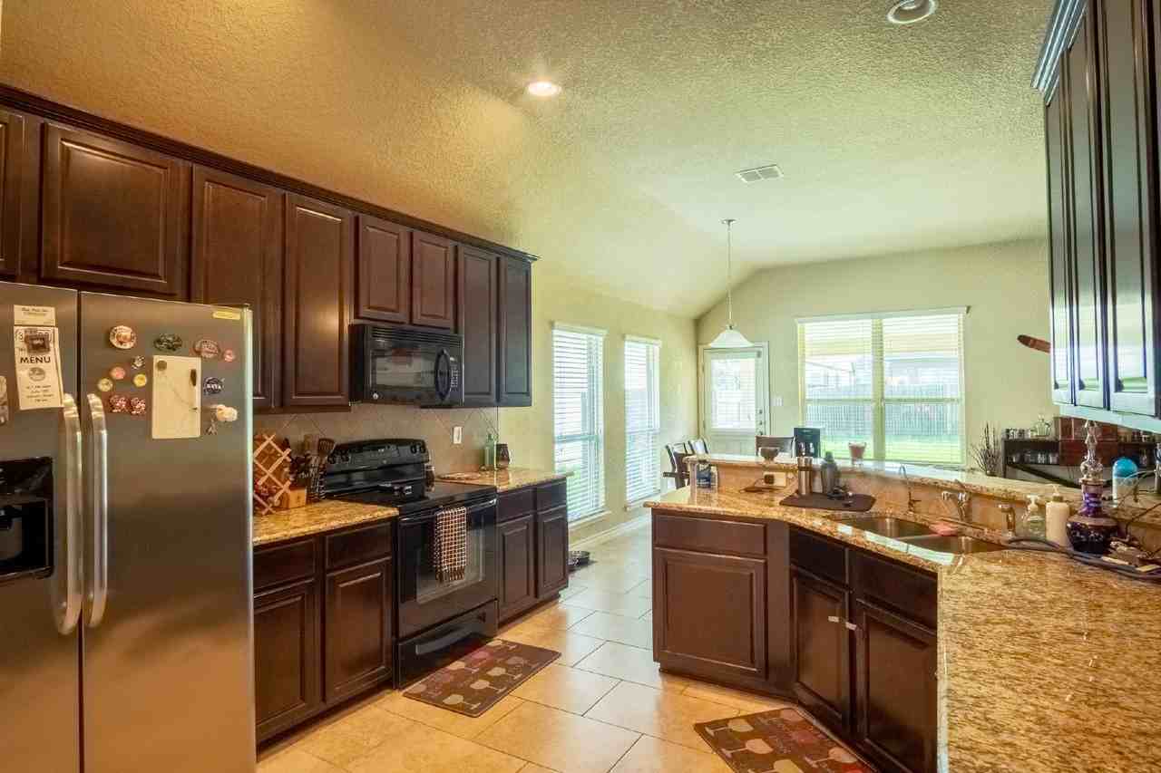 420 Cactus Flower - Photo 4 of 15